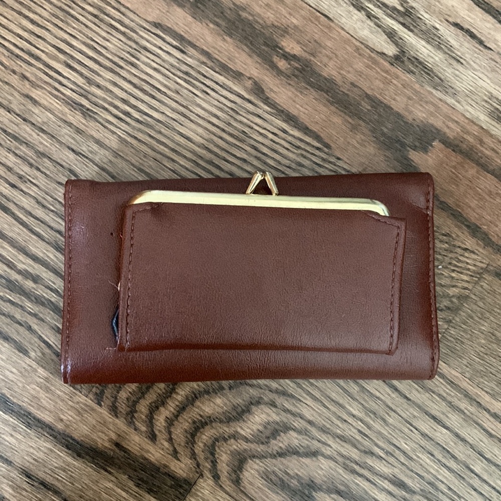 Vintage Aristocrat Leather Trifold Wallet - Picture 6 of 7